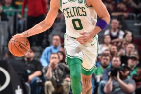 NBA季后赛倒计时，马赛赛前更衣室发声，细节引发关注，气氛紧张，赛程密集仍需轮换的简单介绍爱游戏体育赛事观看