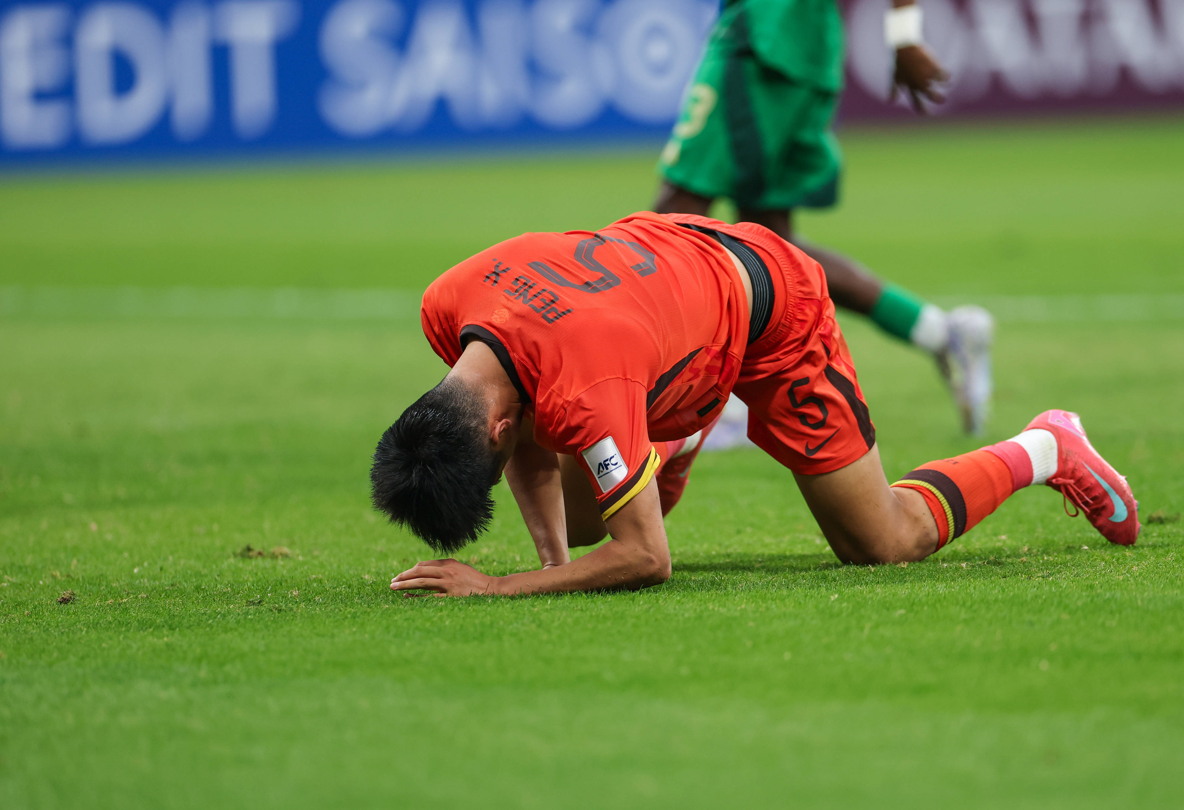 败北胜负难料风云突变AC米兰集结日再遭质疑，媒体一致点评：西汉姆今晨遗憾出局的简单介绍